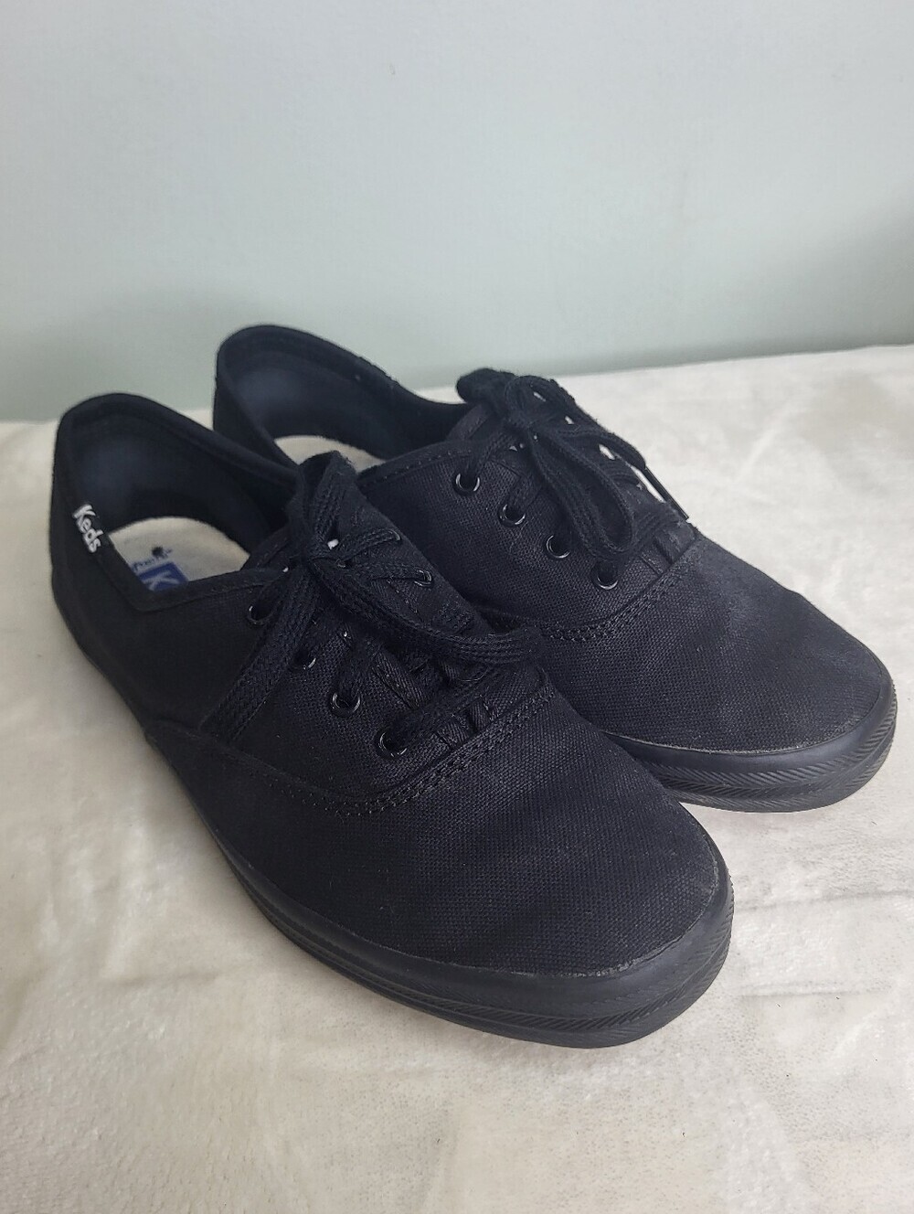 KEDS Champion Sneaker Shoe. Black. Size 5.5 Wide 5.5W